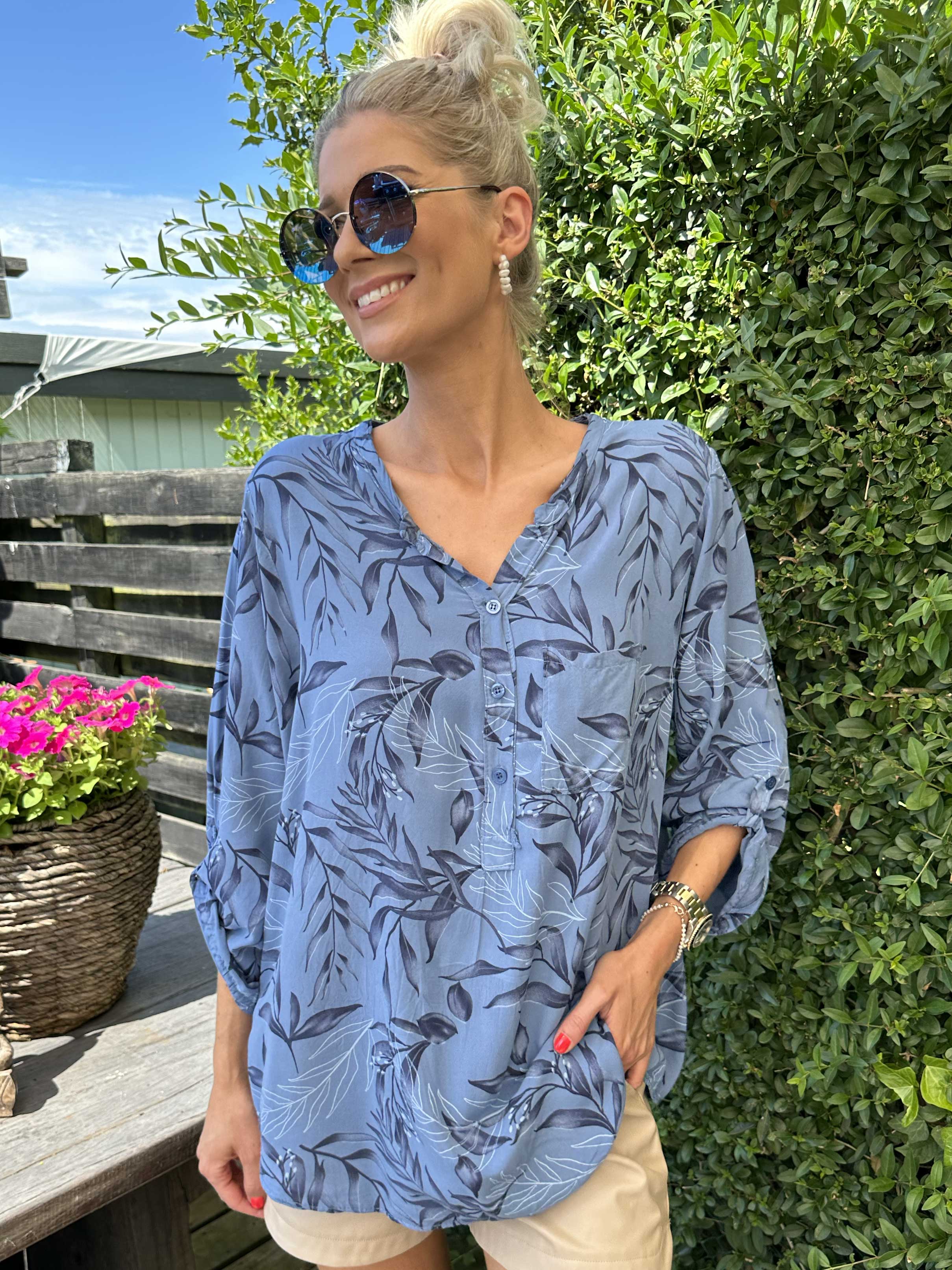 Sne - Fin skjorte i bomuld med blad motiver